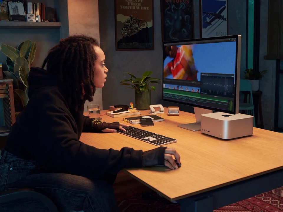 2022 年 Mac Studio 和 Studio Display
